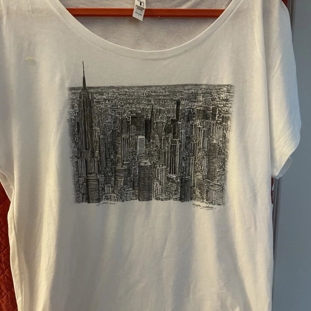 NY SKYLINE - STEPHEN WILTSHIRE WOMEN'S WHITE TEE SHIRT - L - NWOT